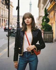 Lalisa Manoban Bintang KPOP Yang Sedang Populer